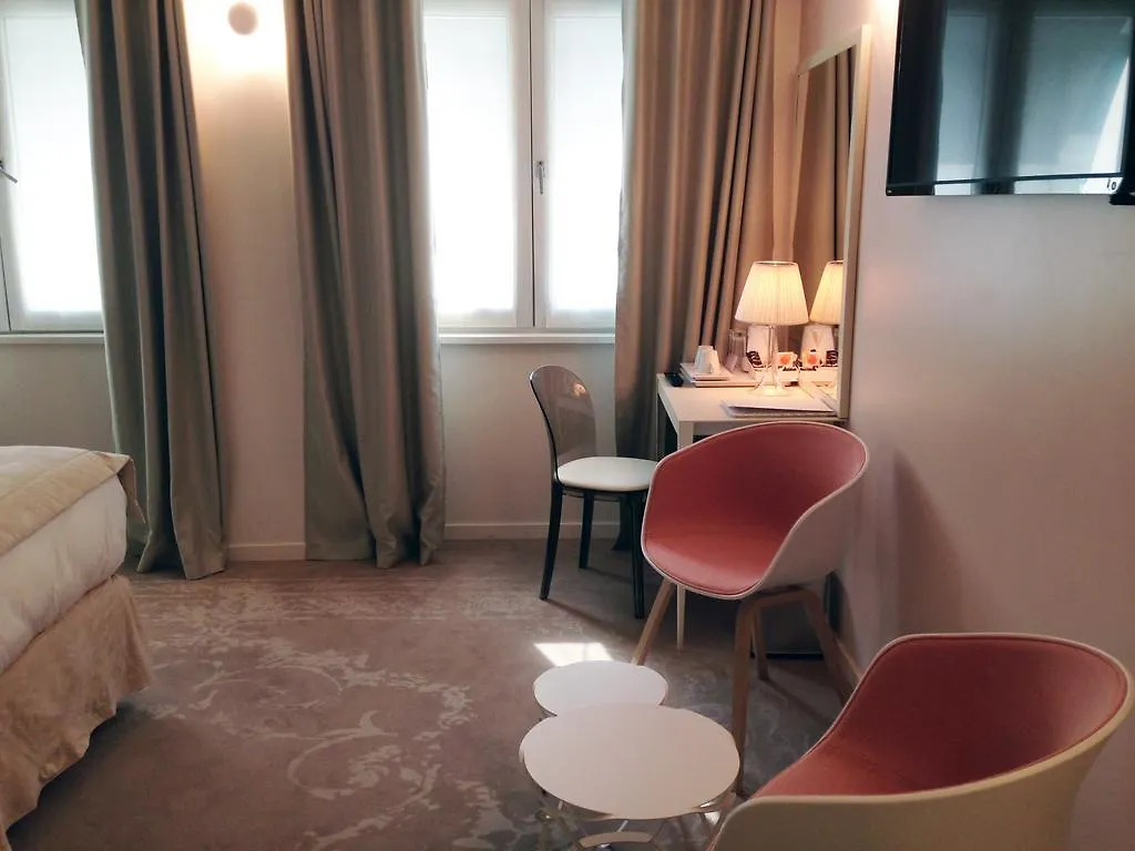 Relais Du Silence Hotel Des Tuileries Paris France